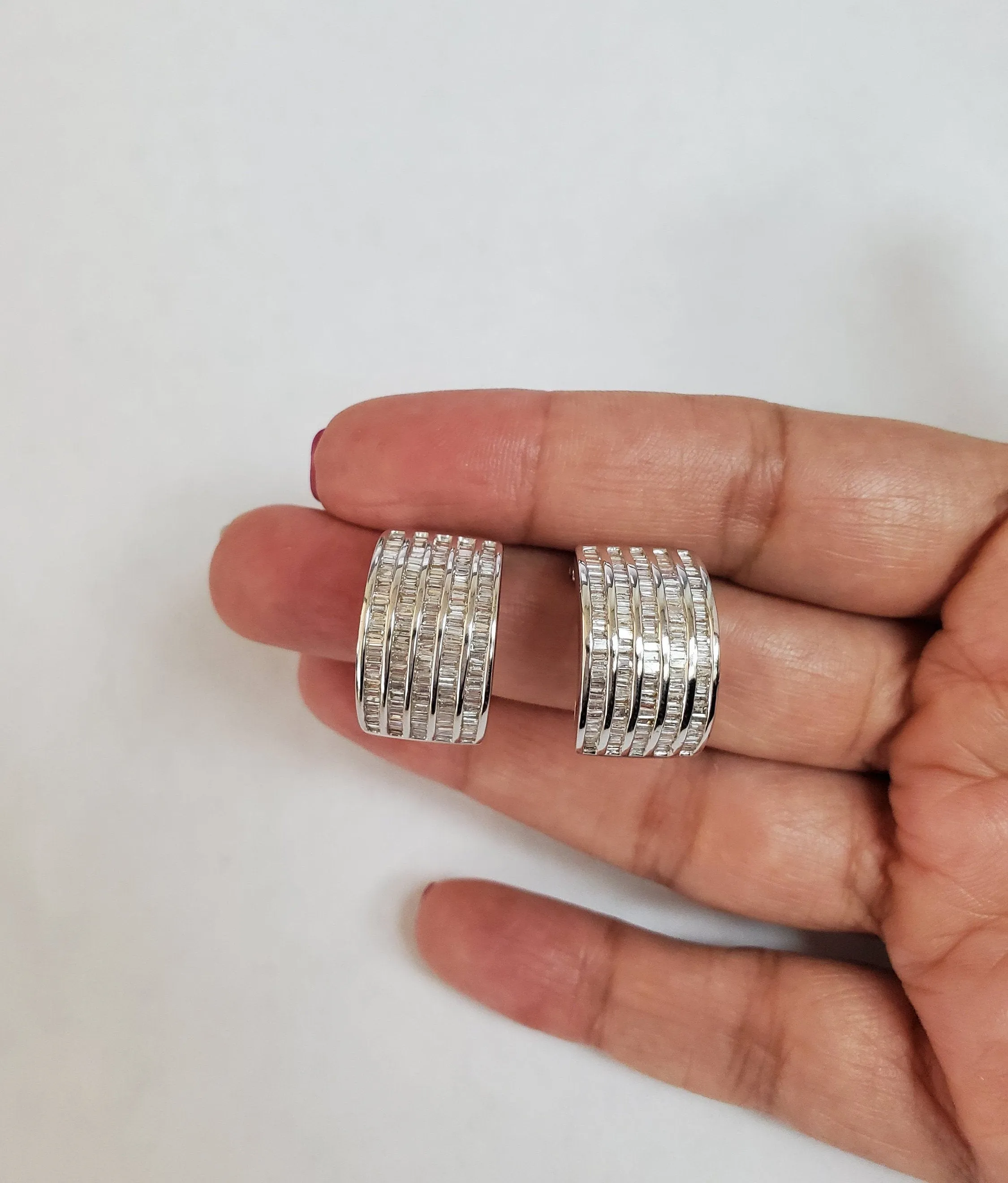 18K Baguette Diamond Cluster Statement