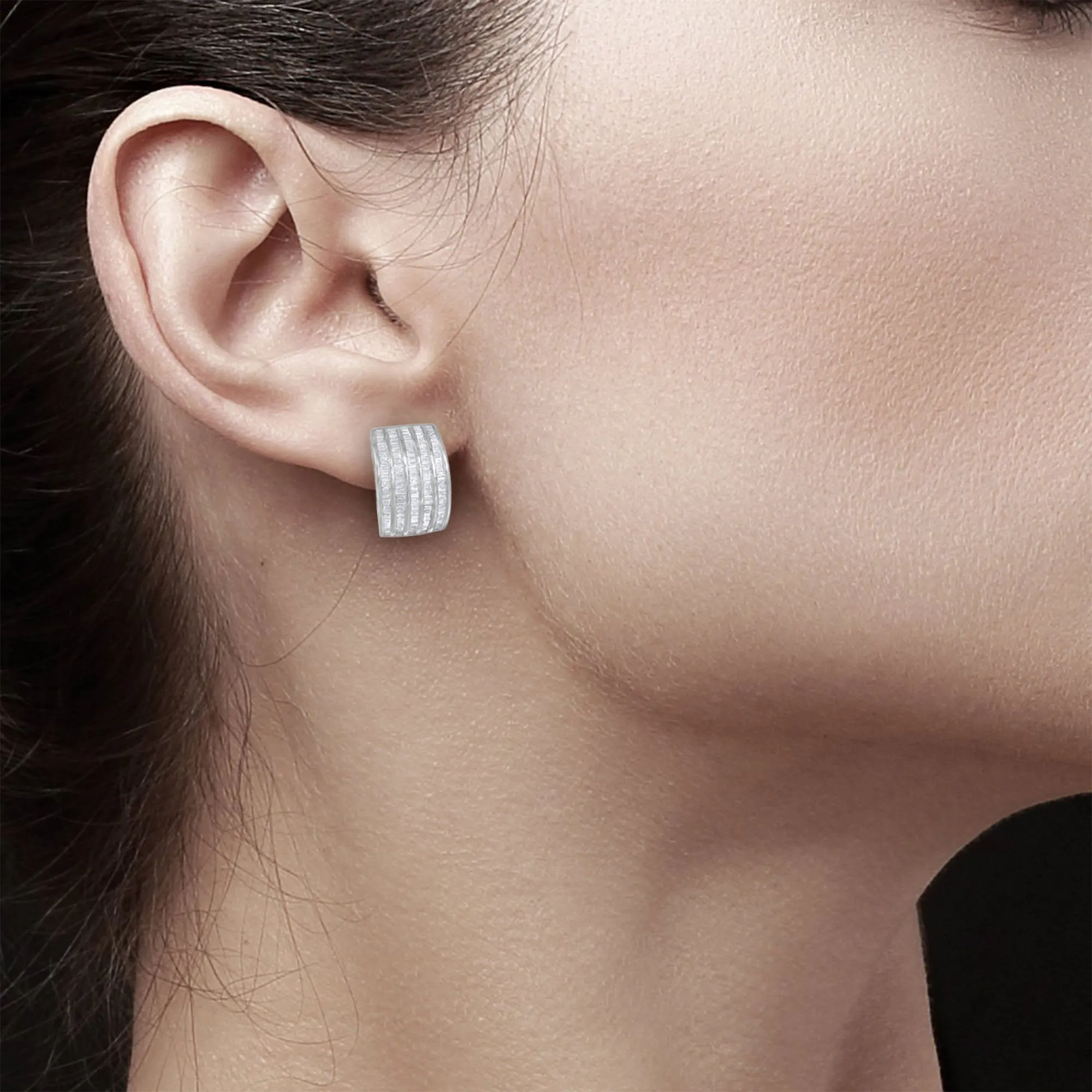 18K Baguette Diamond Cluster Statement