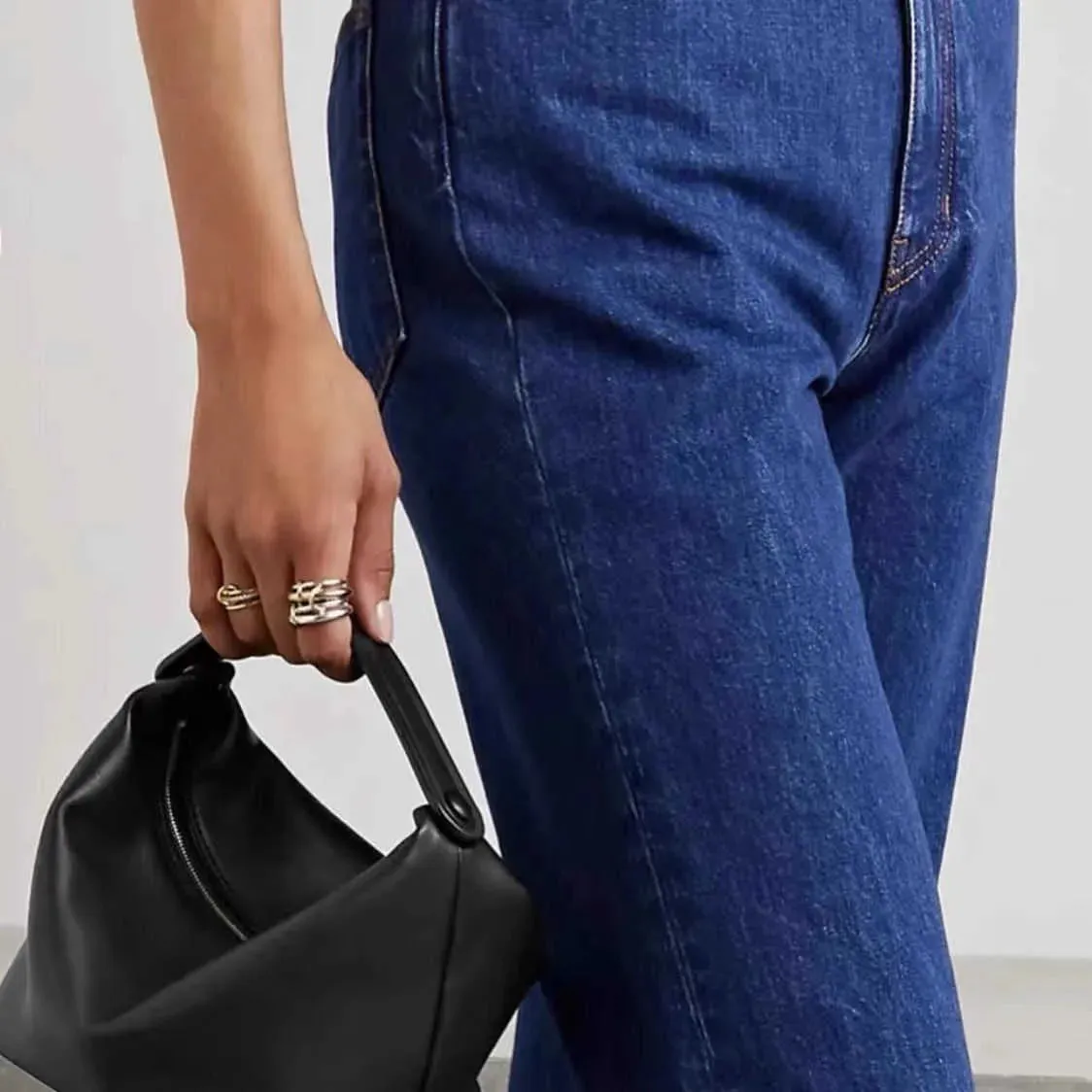 23s Luxurys Totes Designers Bags High end leather shoulder bag women's armpit irregular fashion portable crescent simple hand Cross body bag The same as kendou Wallet