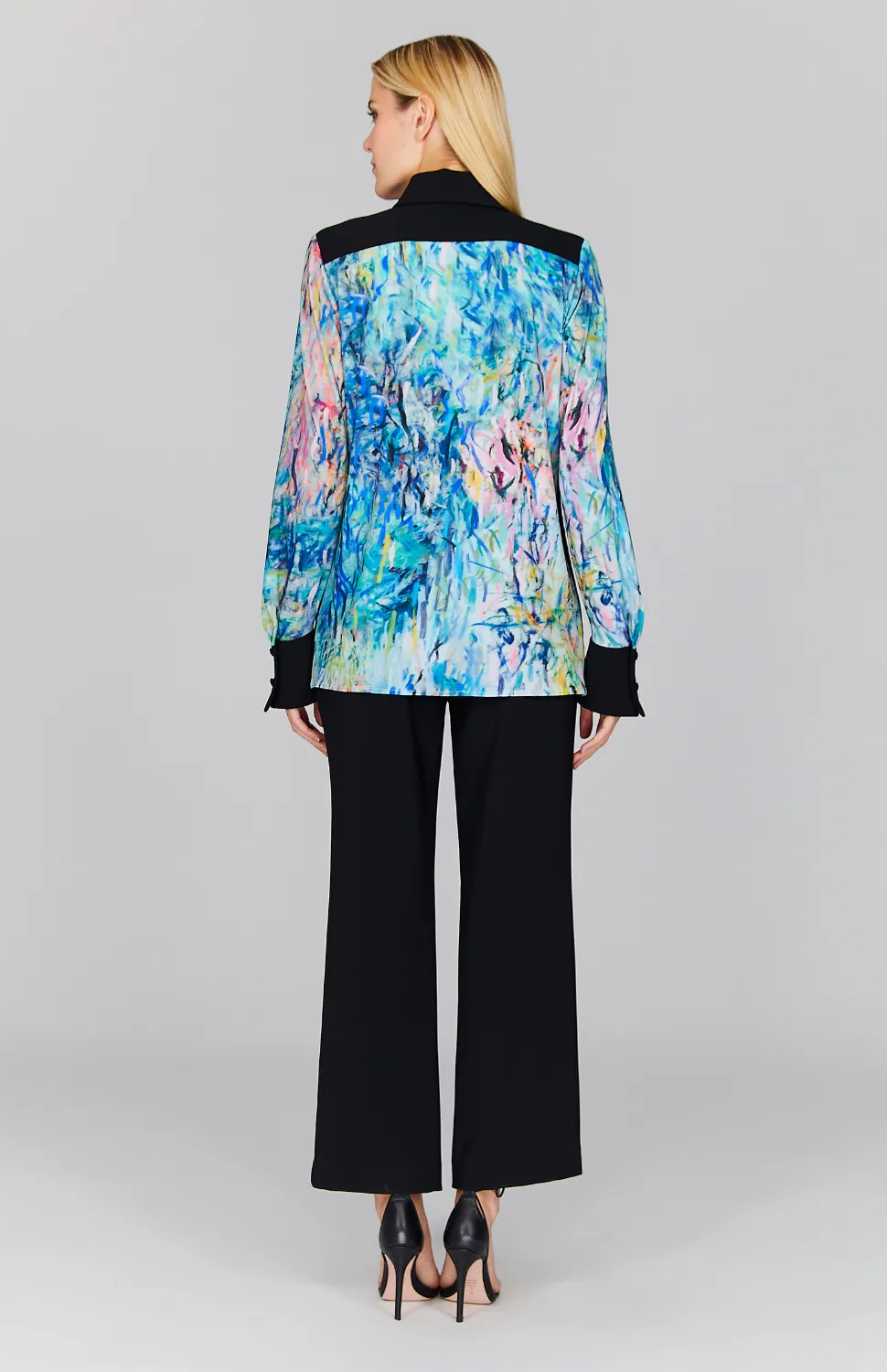 Abstract Willow Collared Shirt w/ Relaxed Sleeve