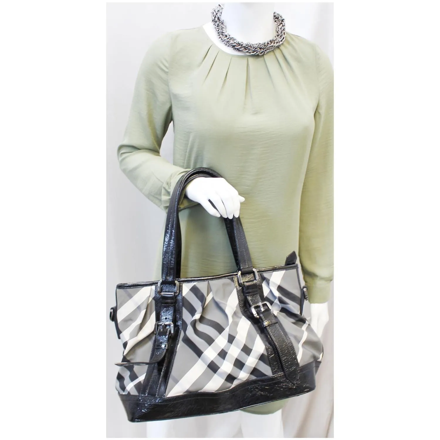 BURBERRY Lowry Medium Beat Check Nylon Tote Bag Black