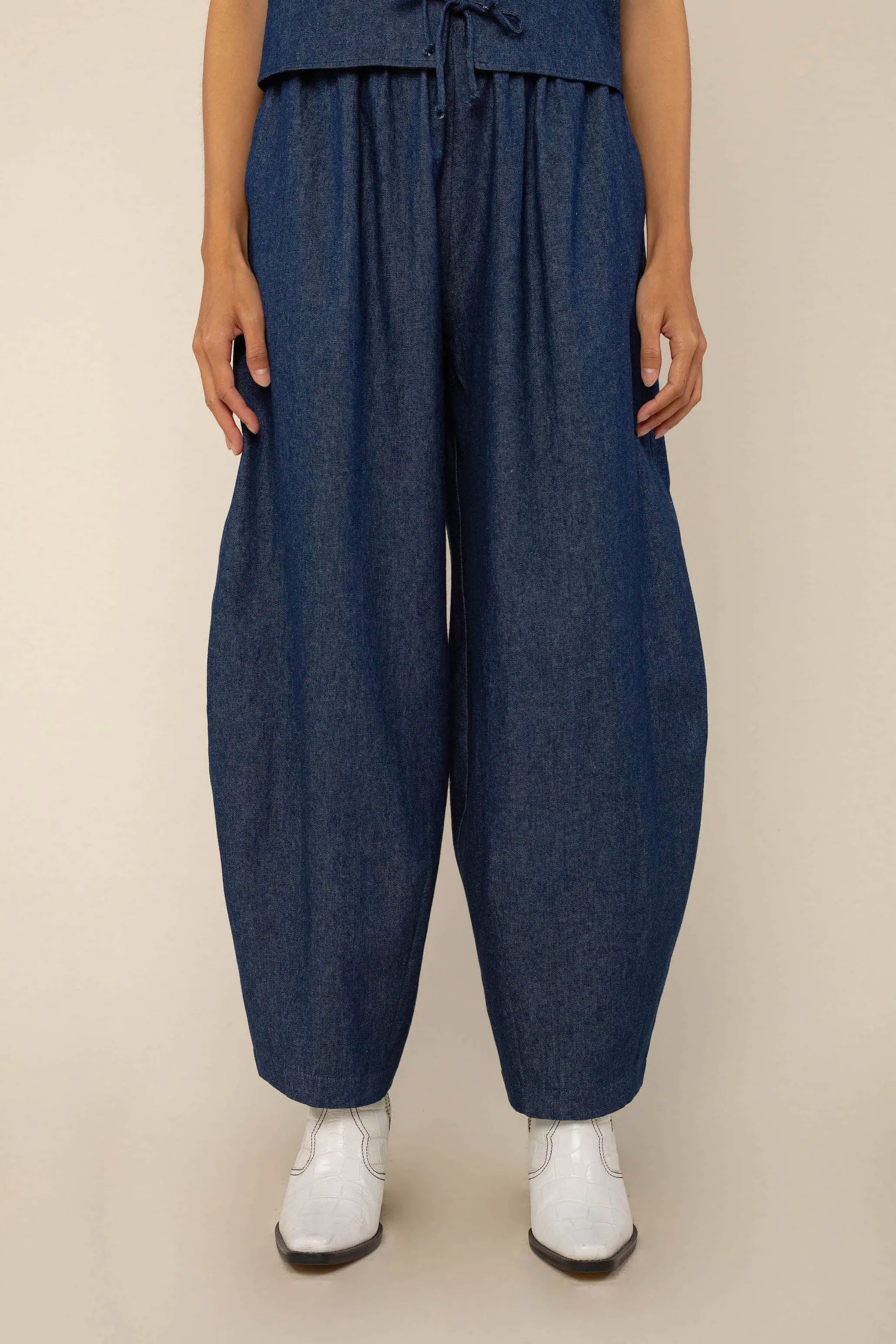 Cotton Denim Lantern Pant in Dark Wash