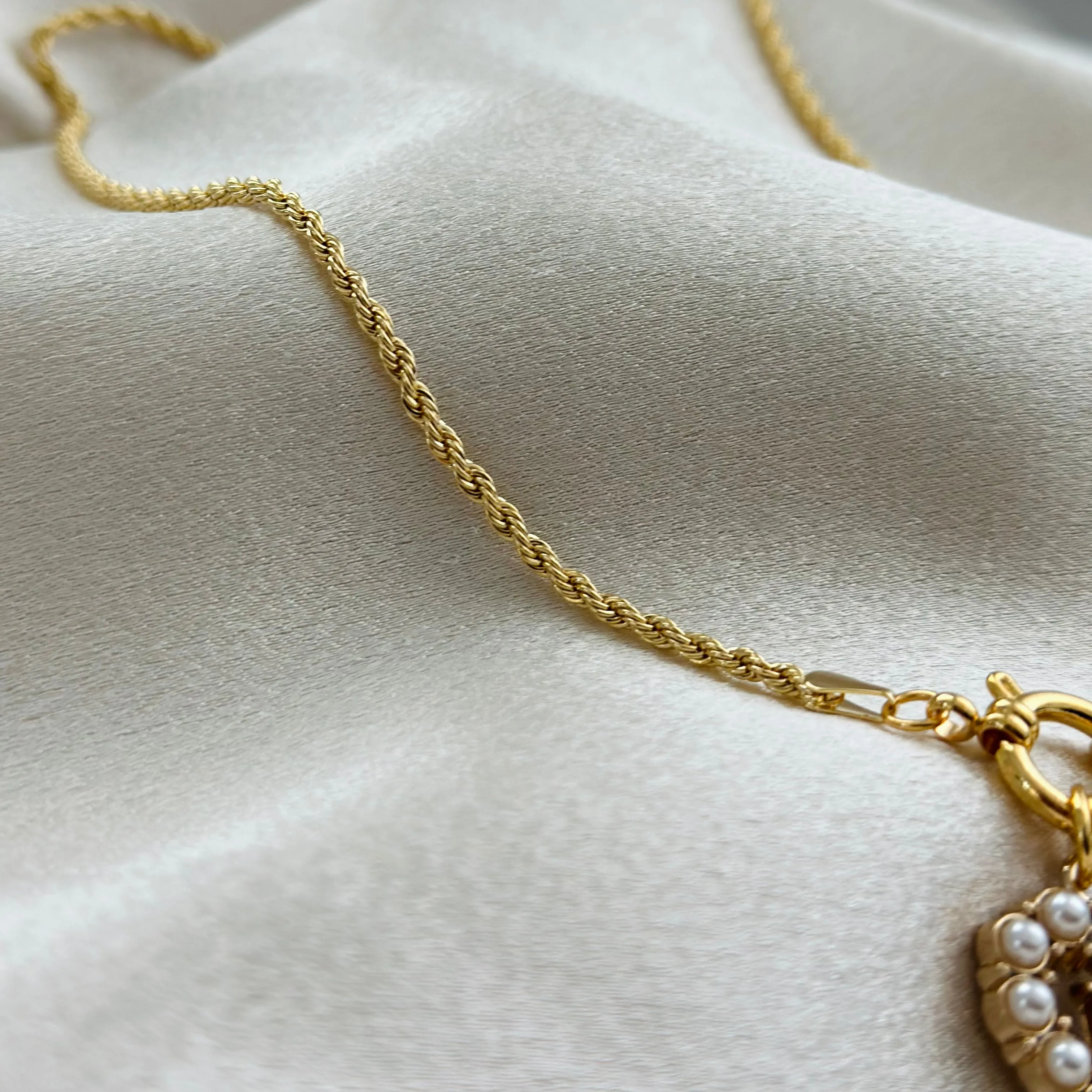 DIOR LUNA ROUND CLASP ROPE CHAIN NECKLACE