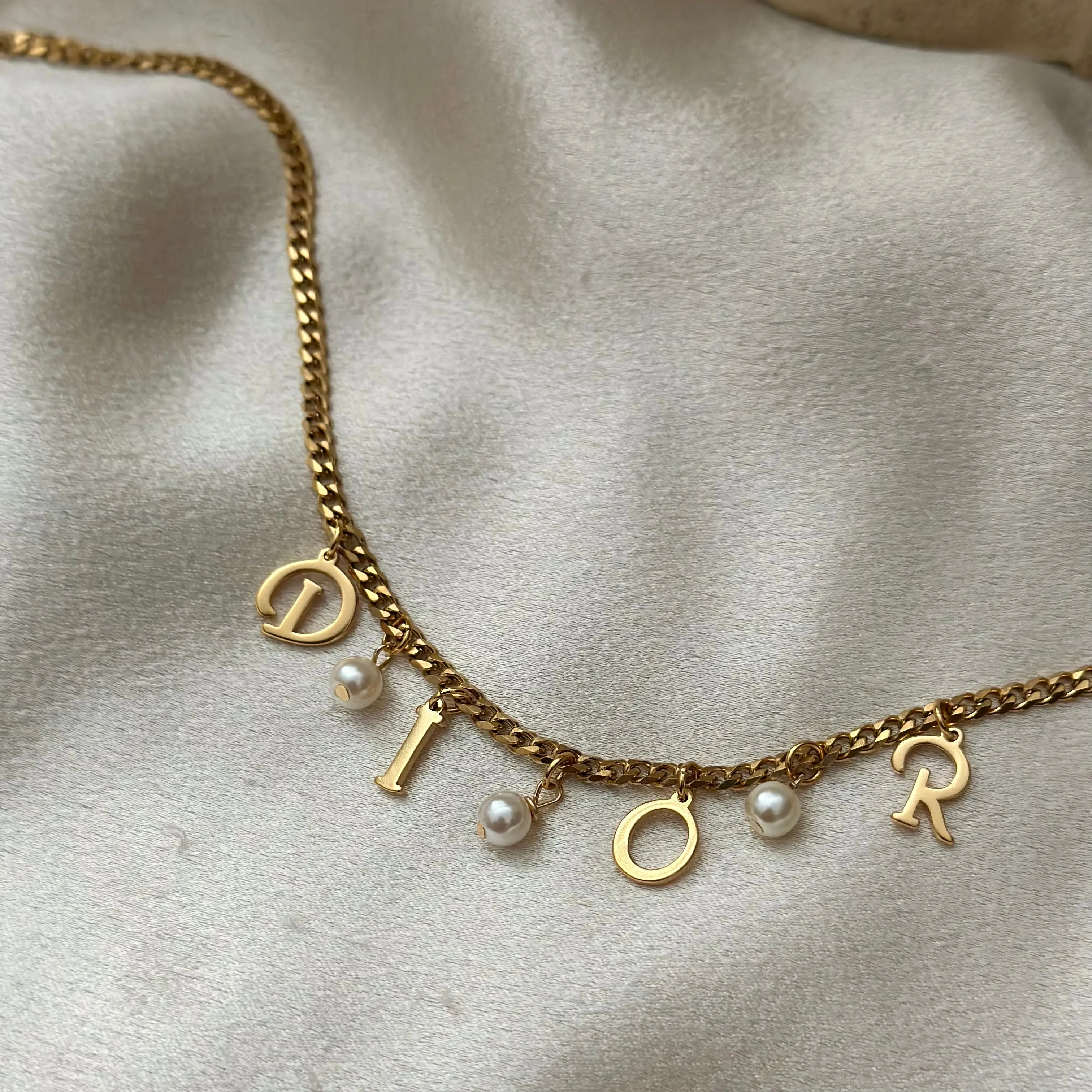 DIOR SPELLOUT NECKLACE