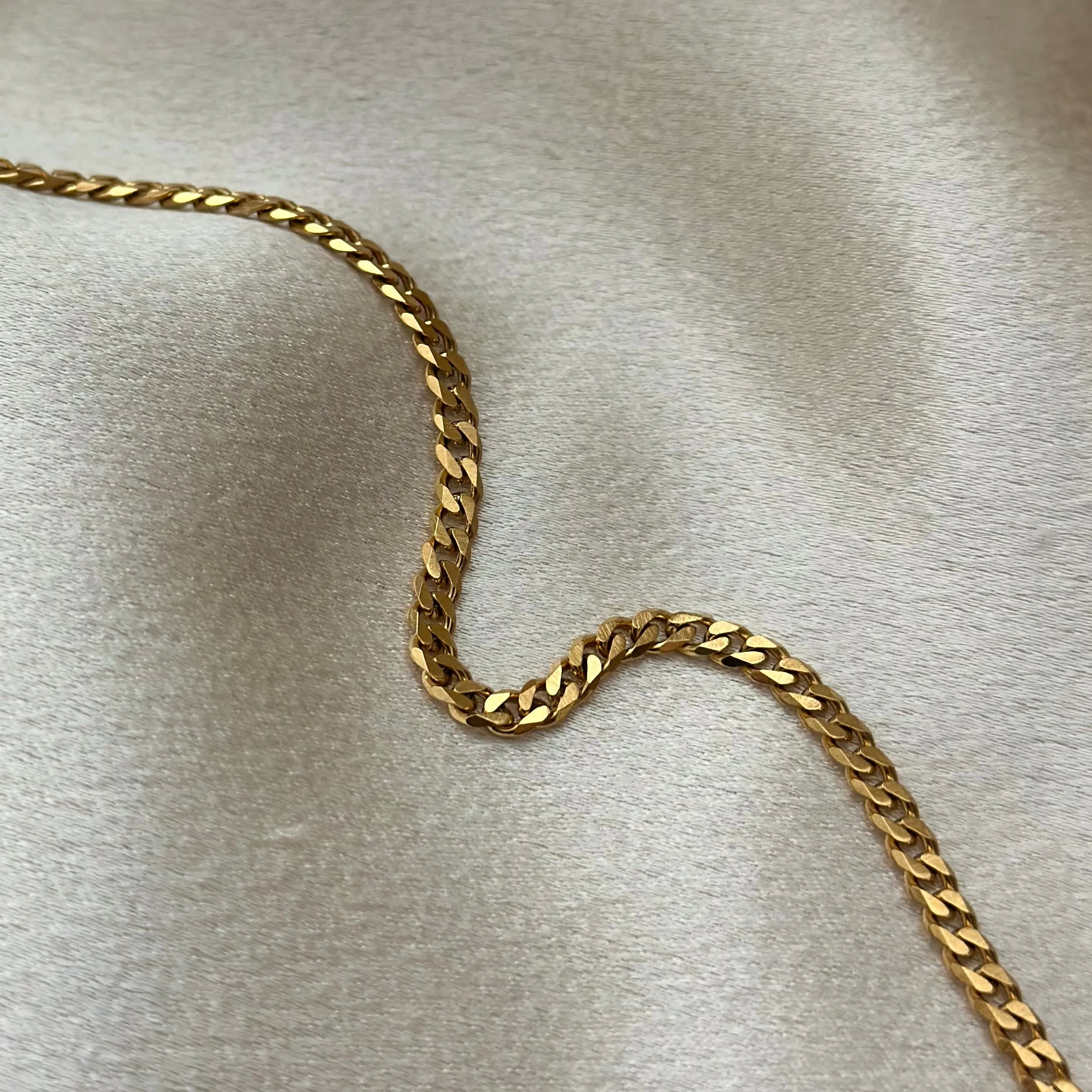 DIOR SPELLOUT NECKLACE