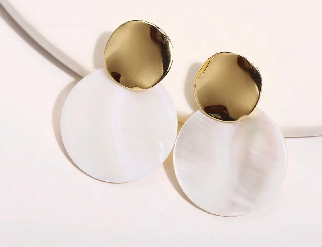 Earrings in gold