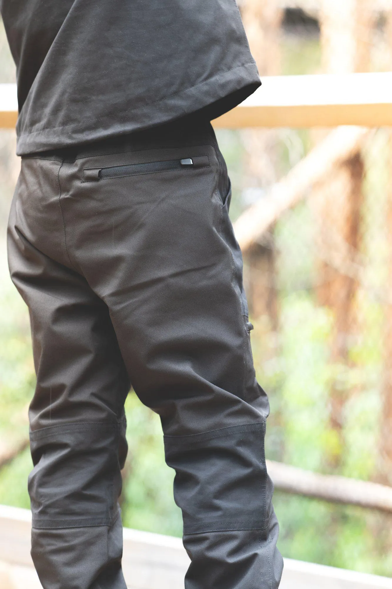 EXPLORER SHELL PANTS - BLACK