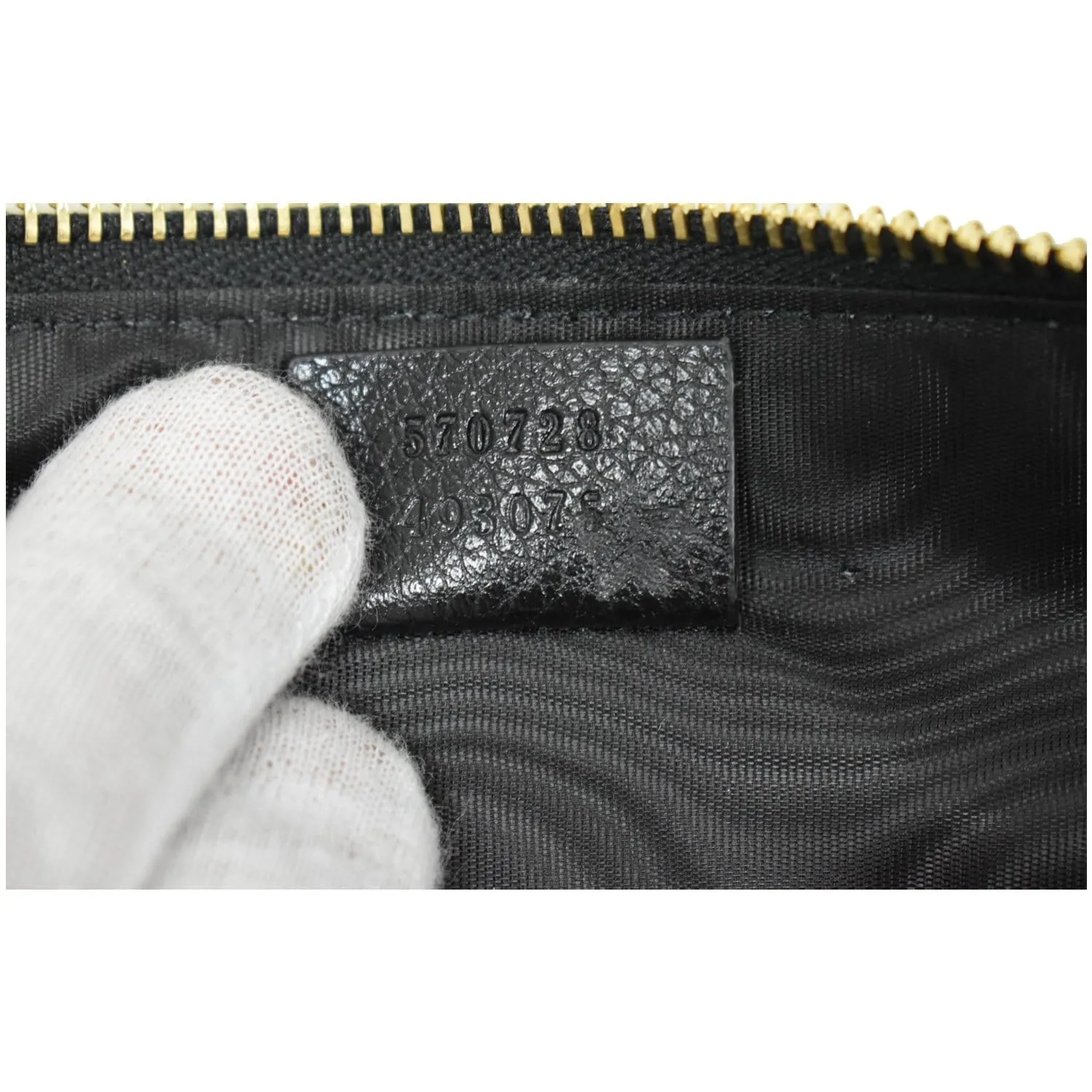 GUCCI Zumi Grainy Leather Pouch Black 570728 - 25% OFF
