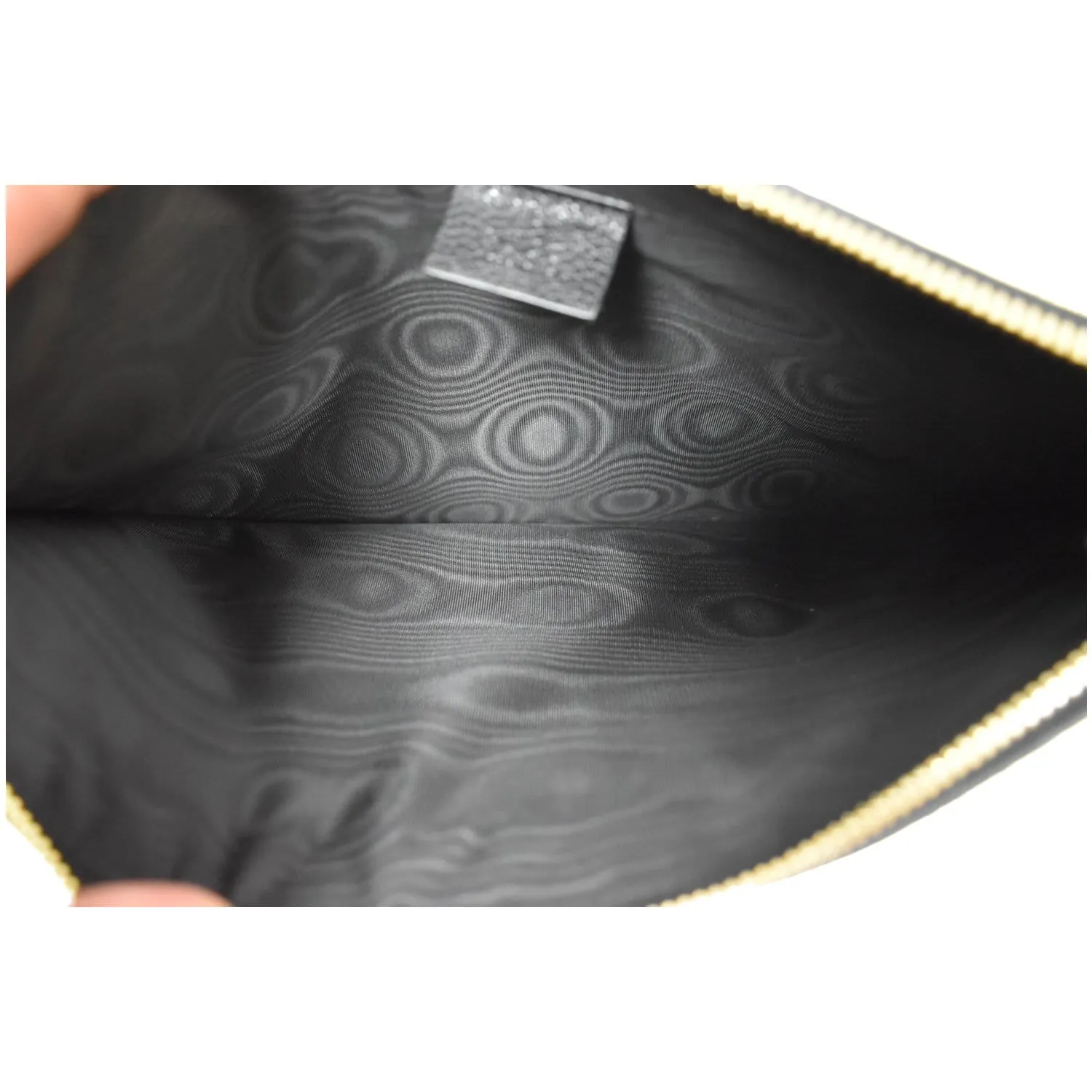 GUCCI Zumi Grainy Leather Pouch Black 570728 - 25% OFF