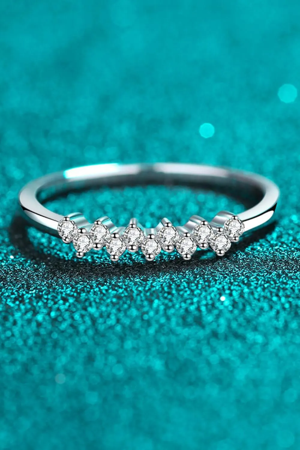 Hazel Blues® | Eye-Catching 925 Sterling Silver Moissanite Ring