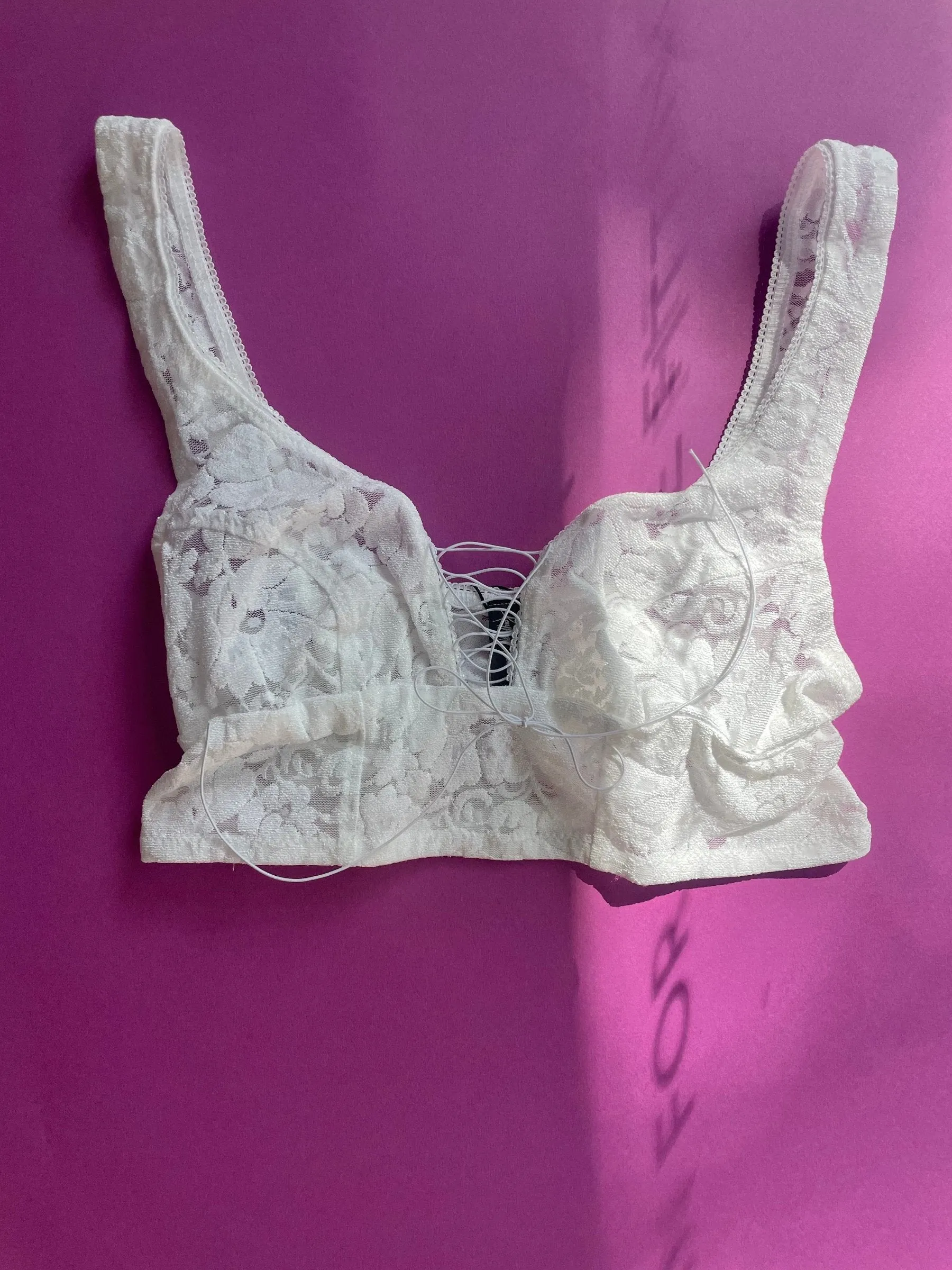 Kayleigh Peddie: Robbi Crop Lace Up Bra - Virginie