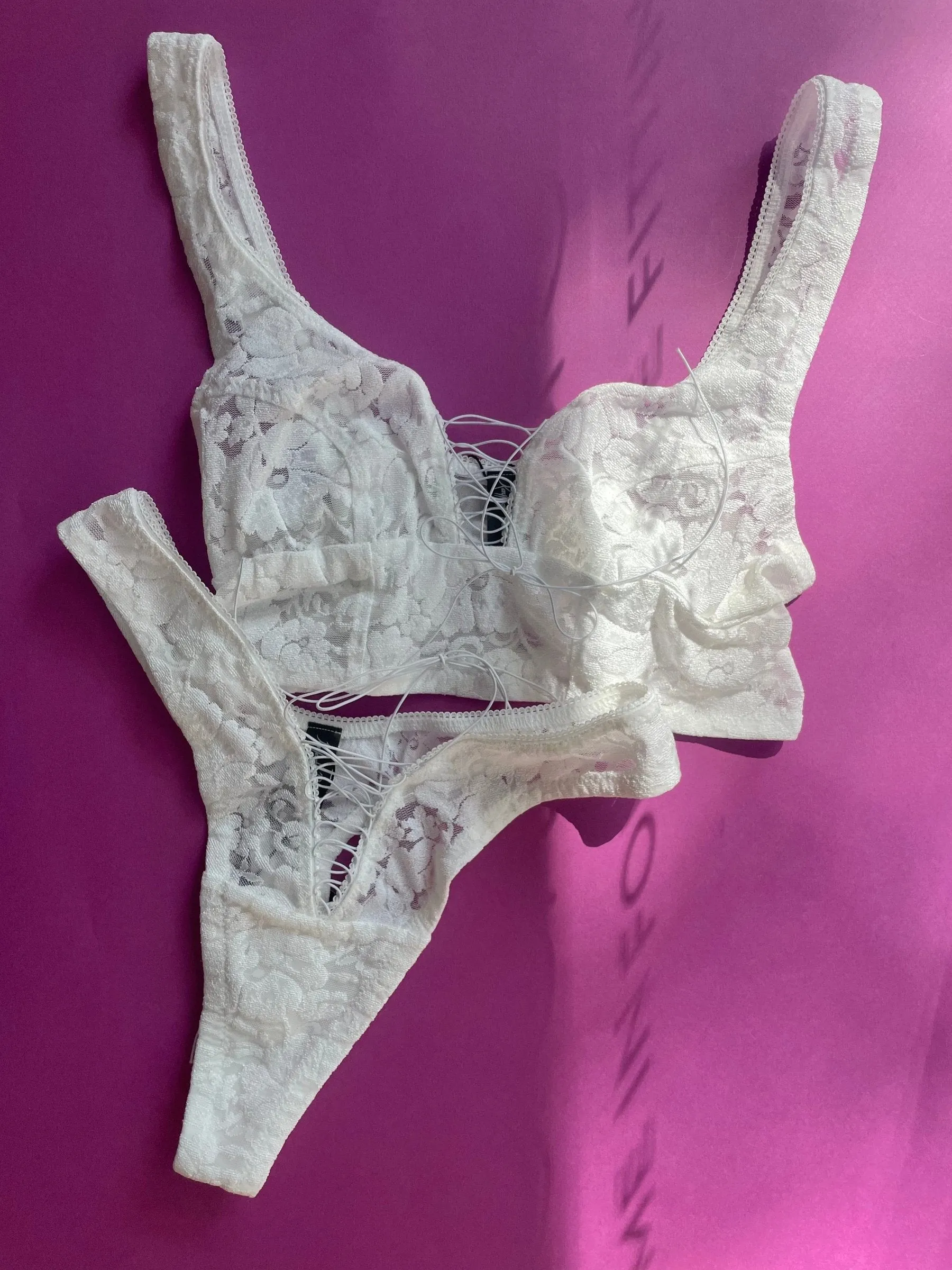 Kayleigh Peddie: Robbi Crop Lace Up Bra - Virginie