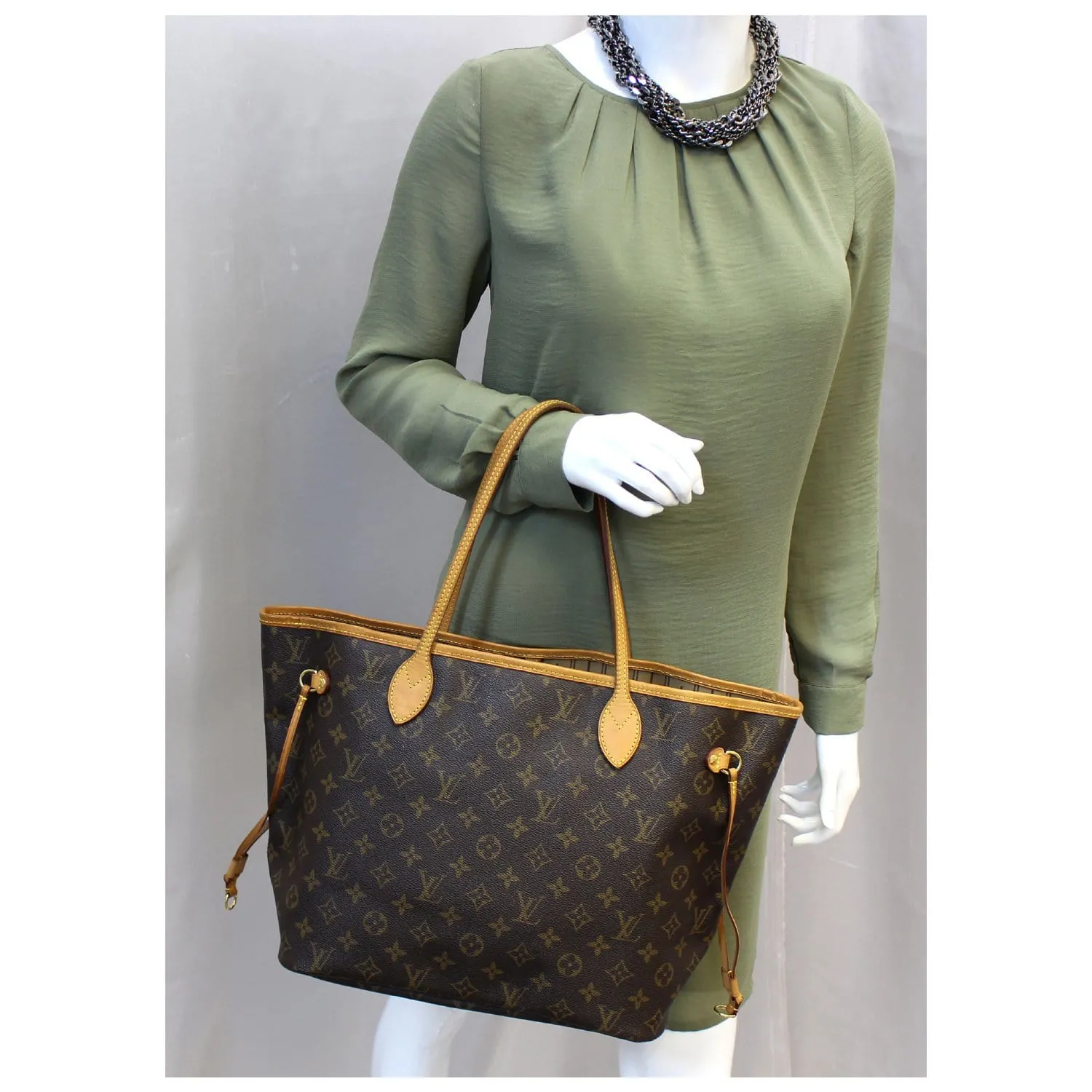 LOUIS VUITTON Monogram Canvas Neverfull MM Brown Tote Bag