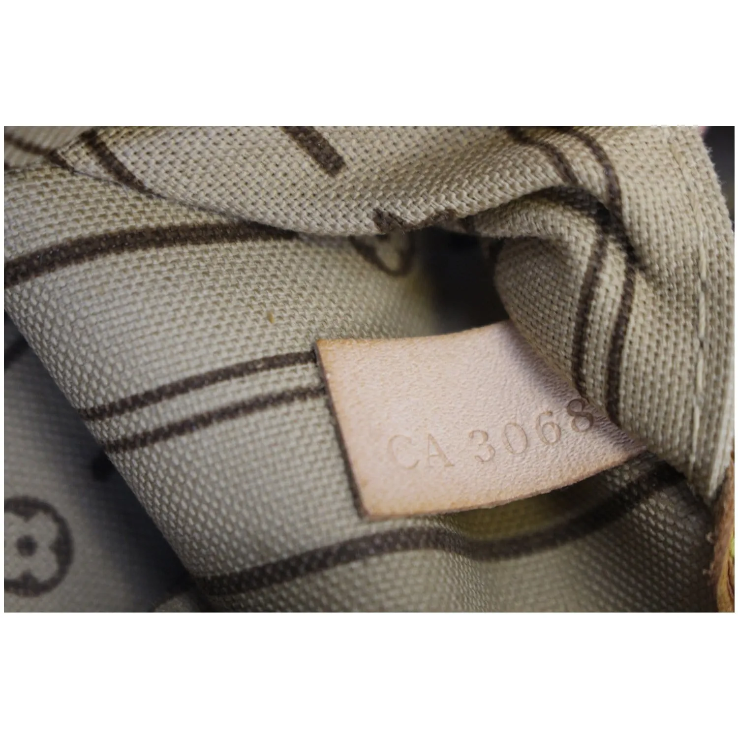 LOUIS VUITTON Monogram Canvas Neverfull MM Brown Tote Bag