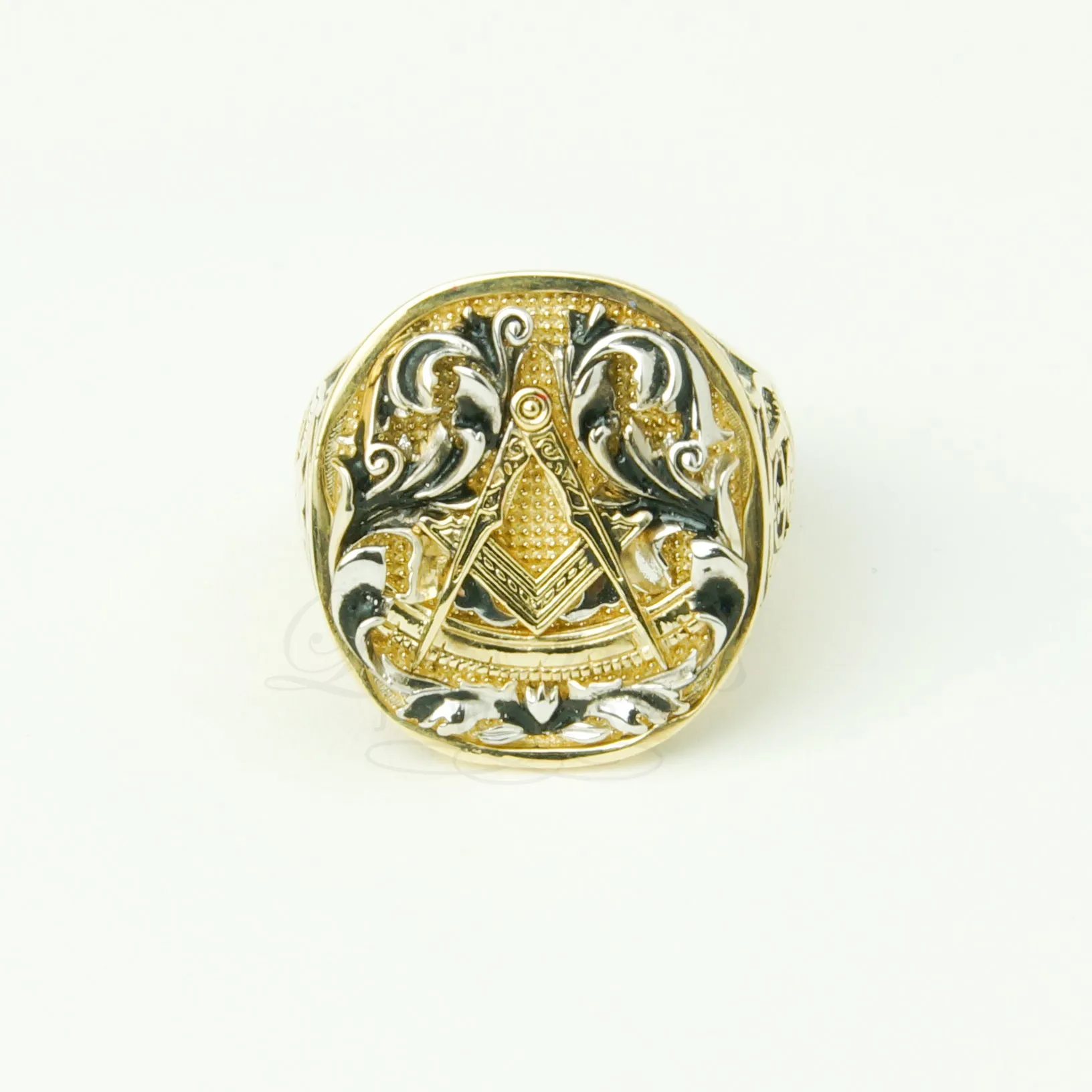 Mason Mens ring in 10K