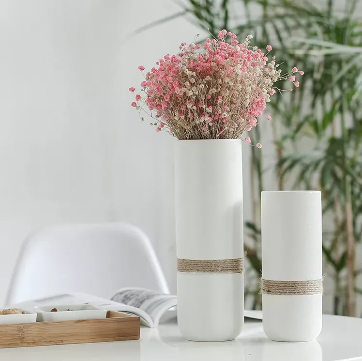 Minimal Cylinder Vase - Matte White