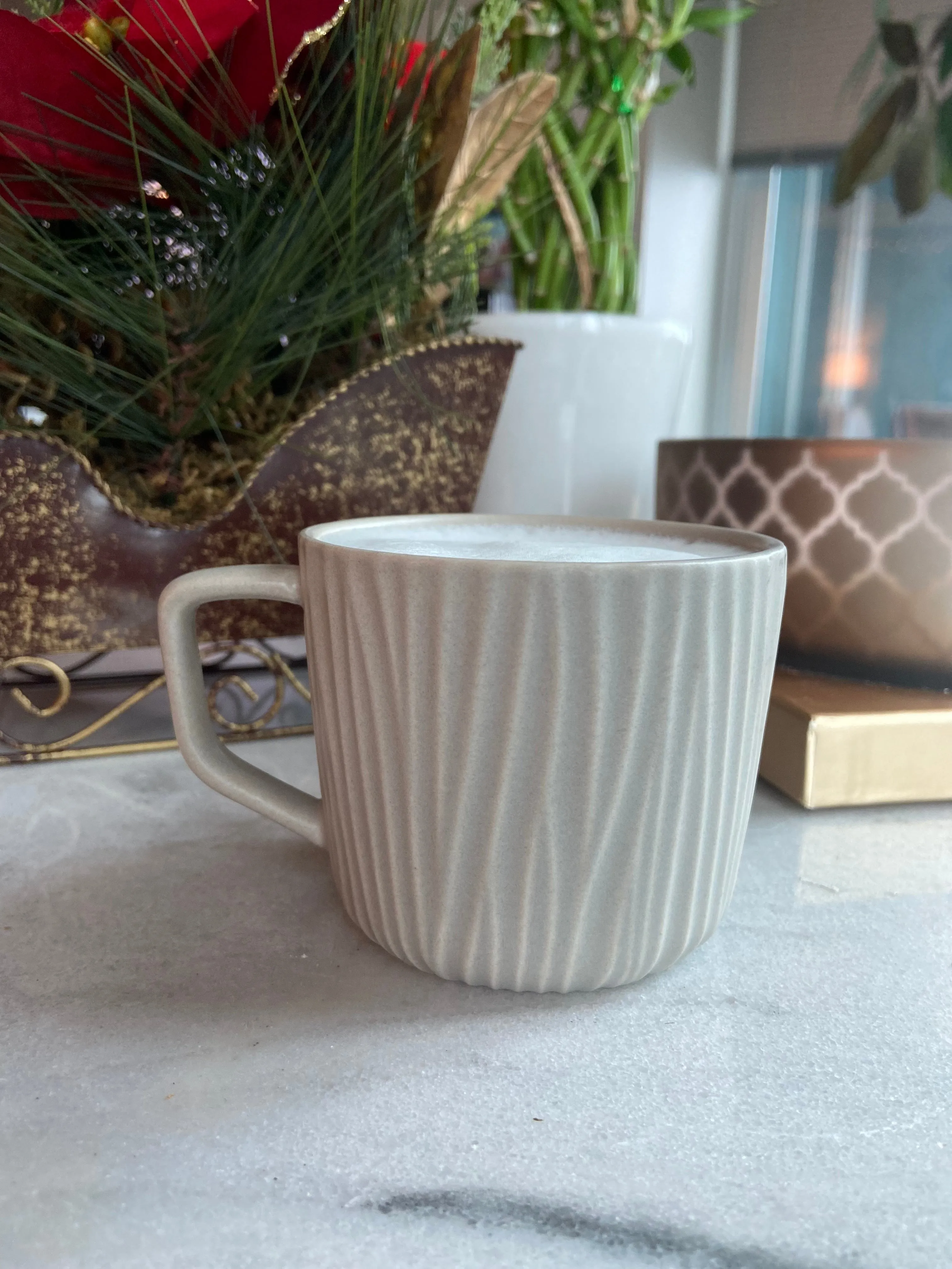 Minimal Verticle Design Mug - Coffee & Tea Cup - 10 oz