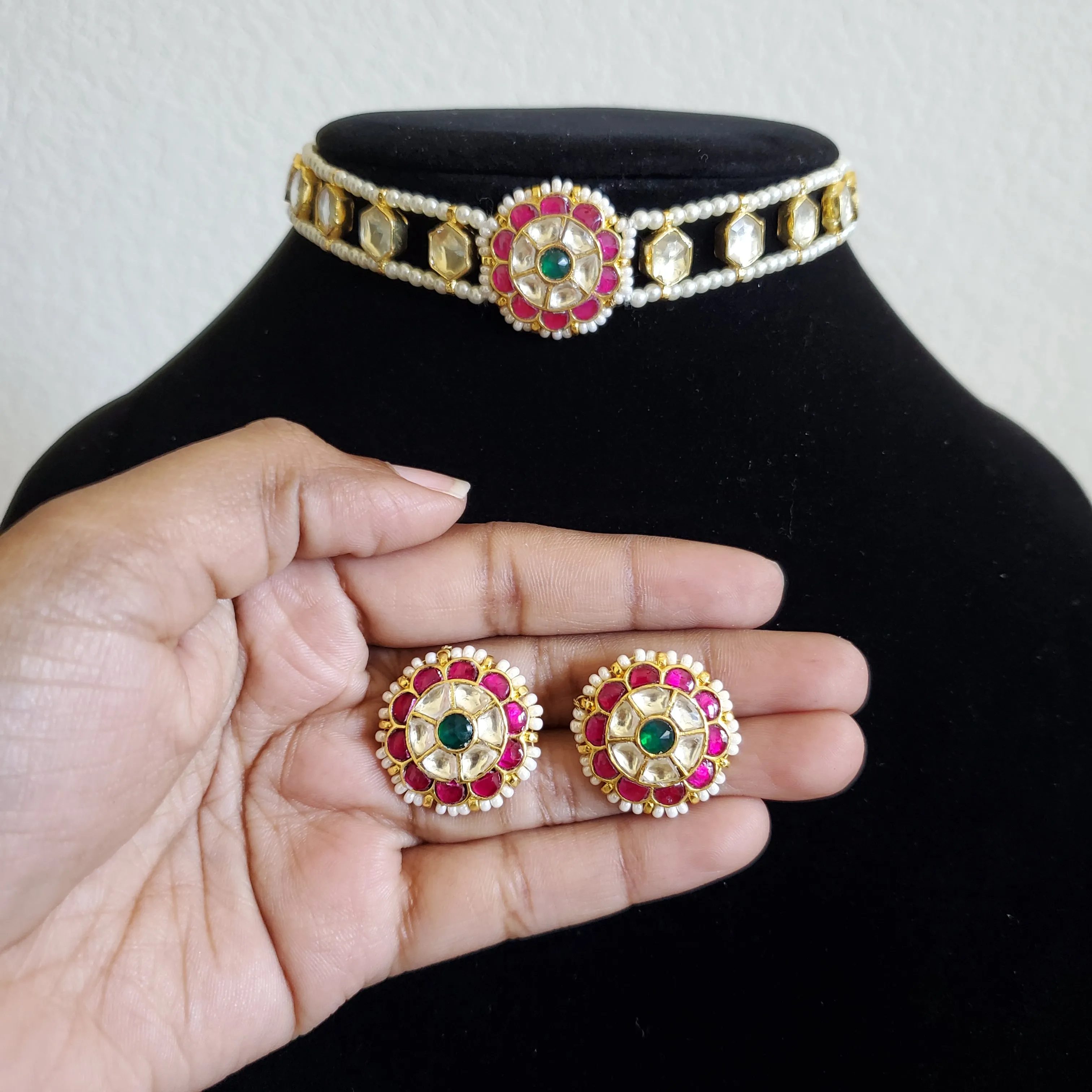 Neelima Pachi Kundan Simple Choker