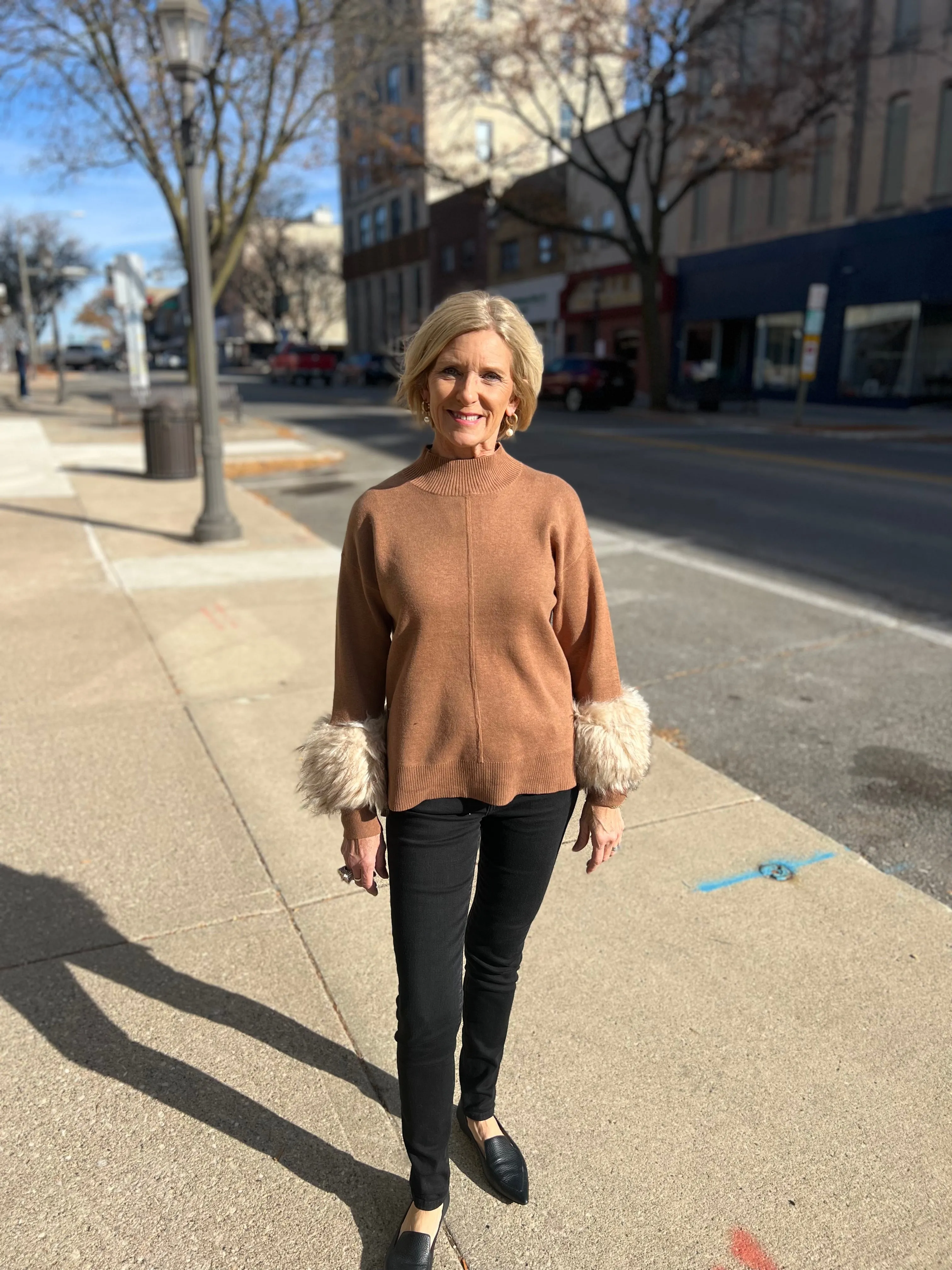 Ost Relaxed Sweater with Faux Fur