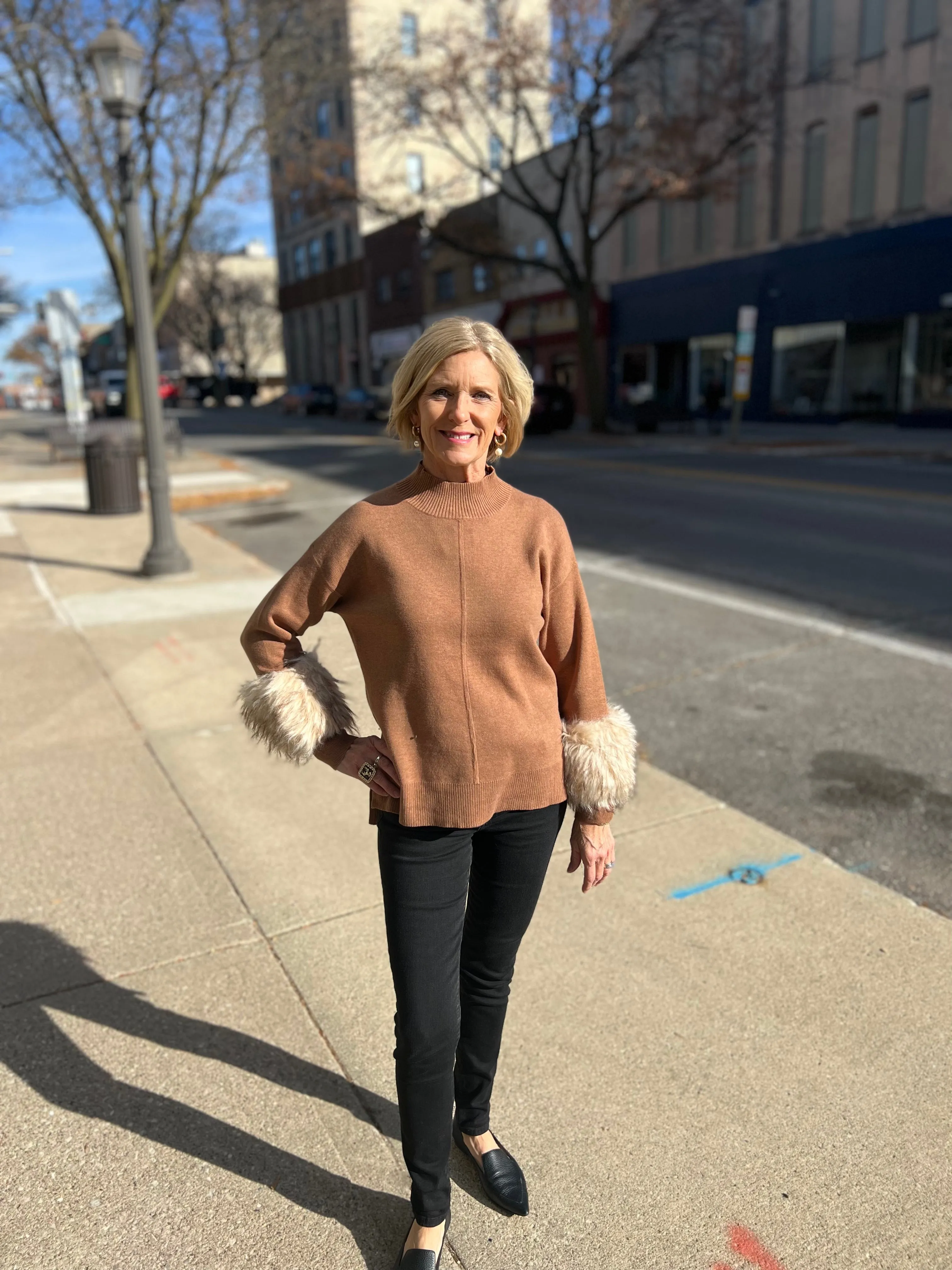 Ost Relaxed Sweater with Faux Fur