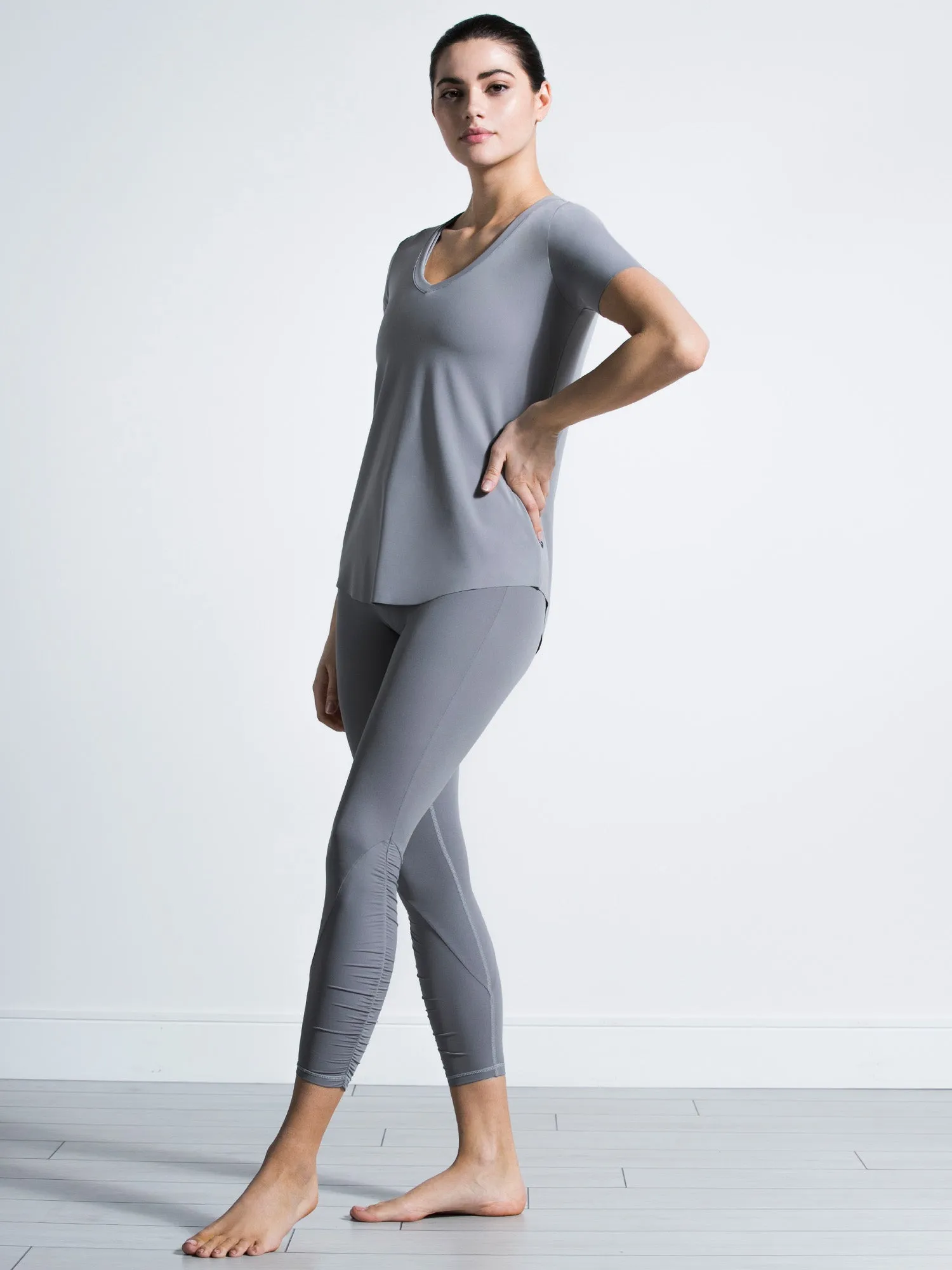 RELAXED NUDE TEE, LUNAR GREY