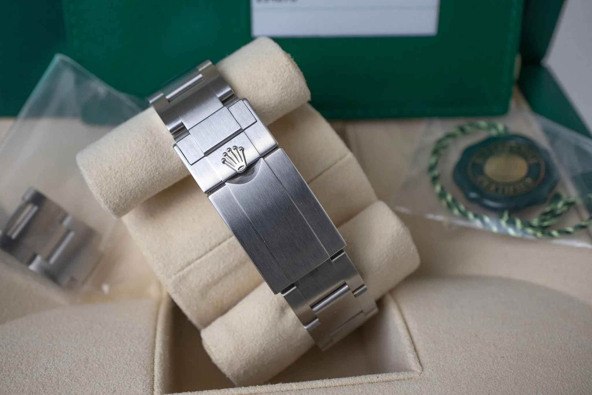 Rolex Explorer I 214270
