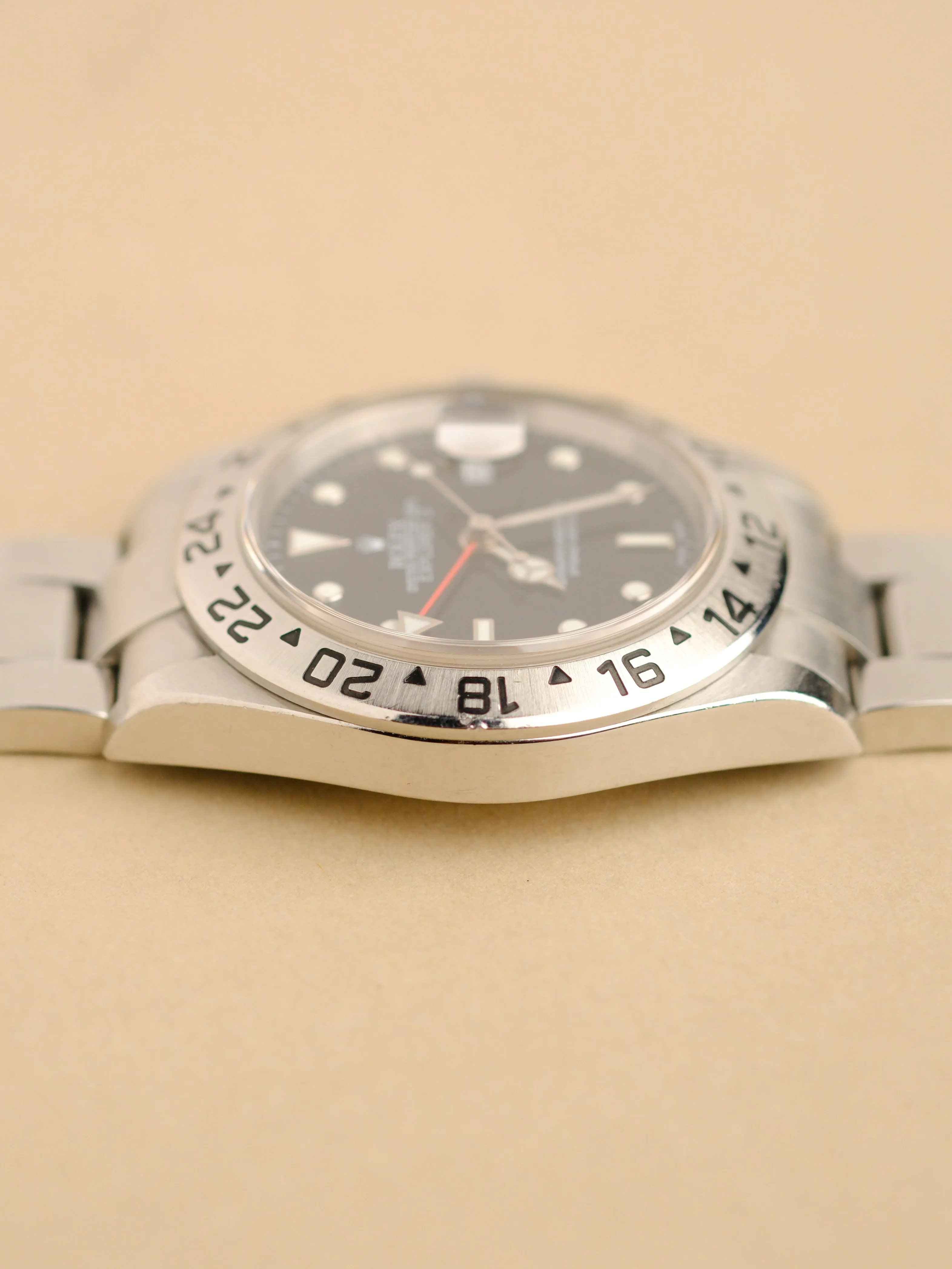 Rolex Explorer ii 16570 - F Serial
