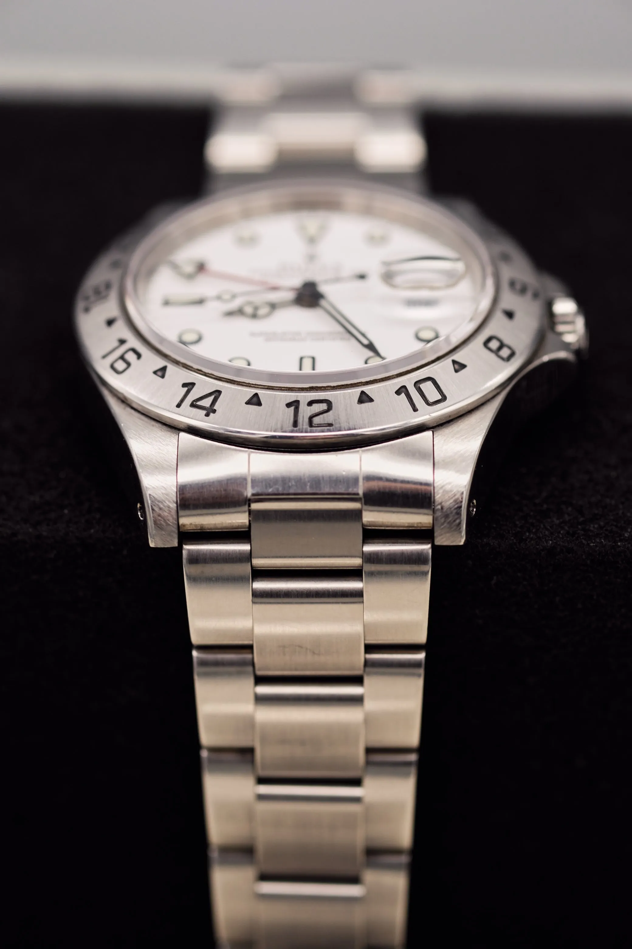 Rolex Explorer ii 16570 'Polar' Swiss Only Dial - 1999