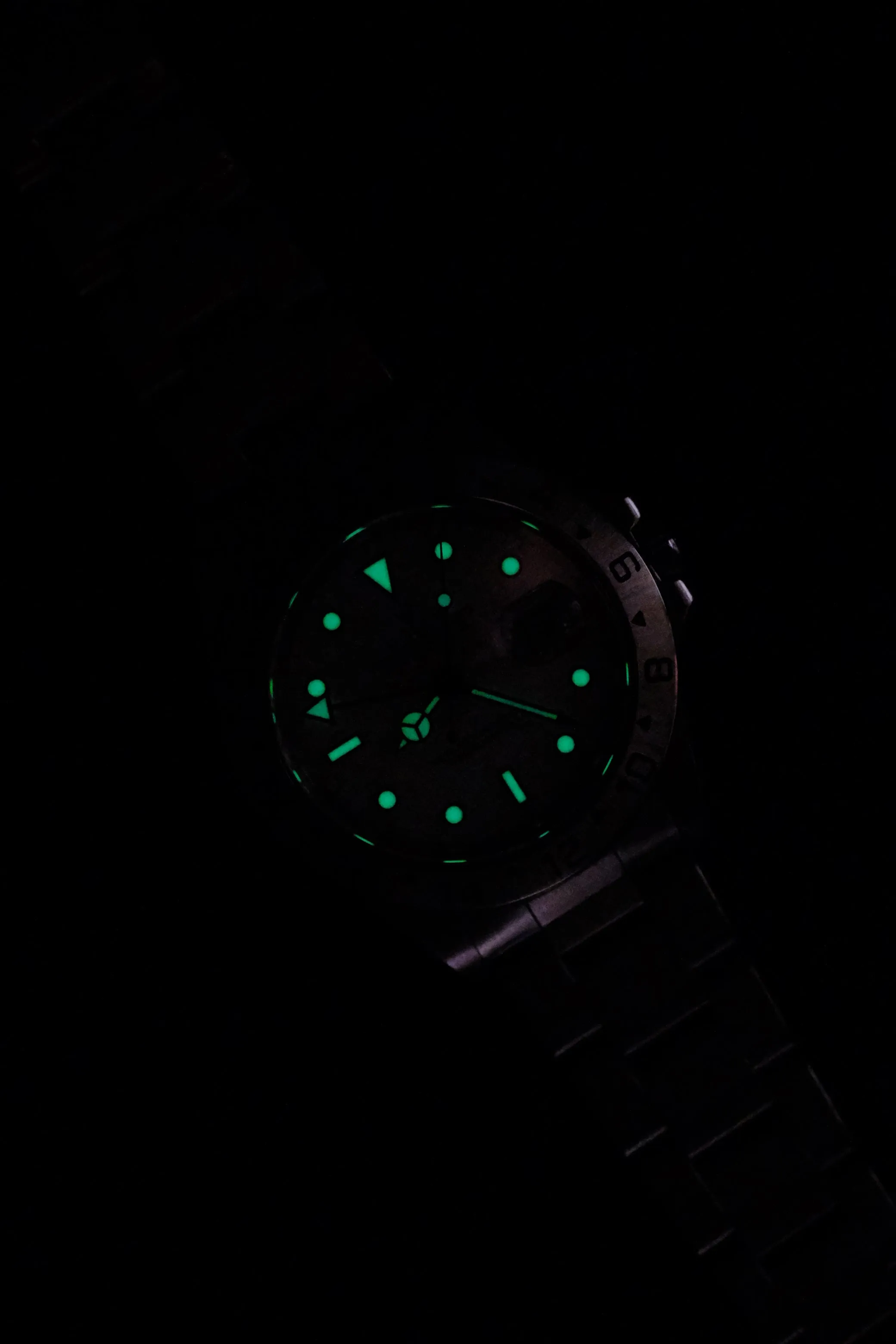 Rolex Explorer ii 16570 'Polar' Swiss Only Dial - 1999