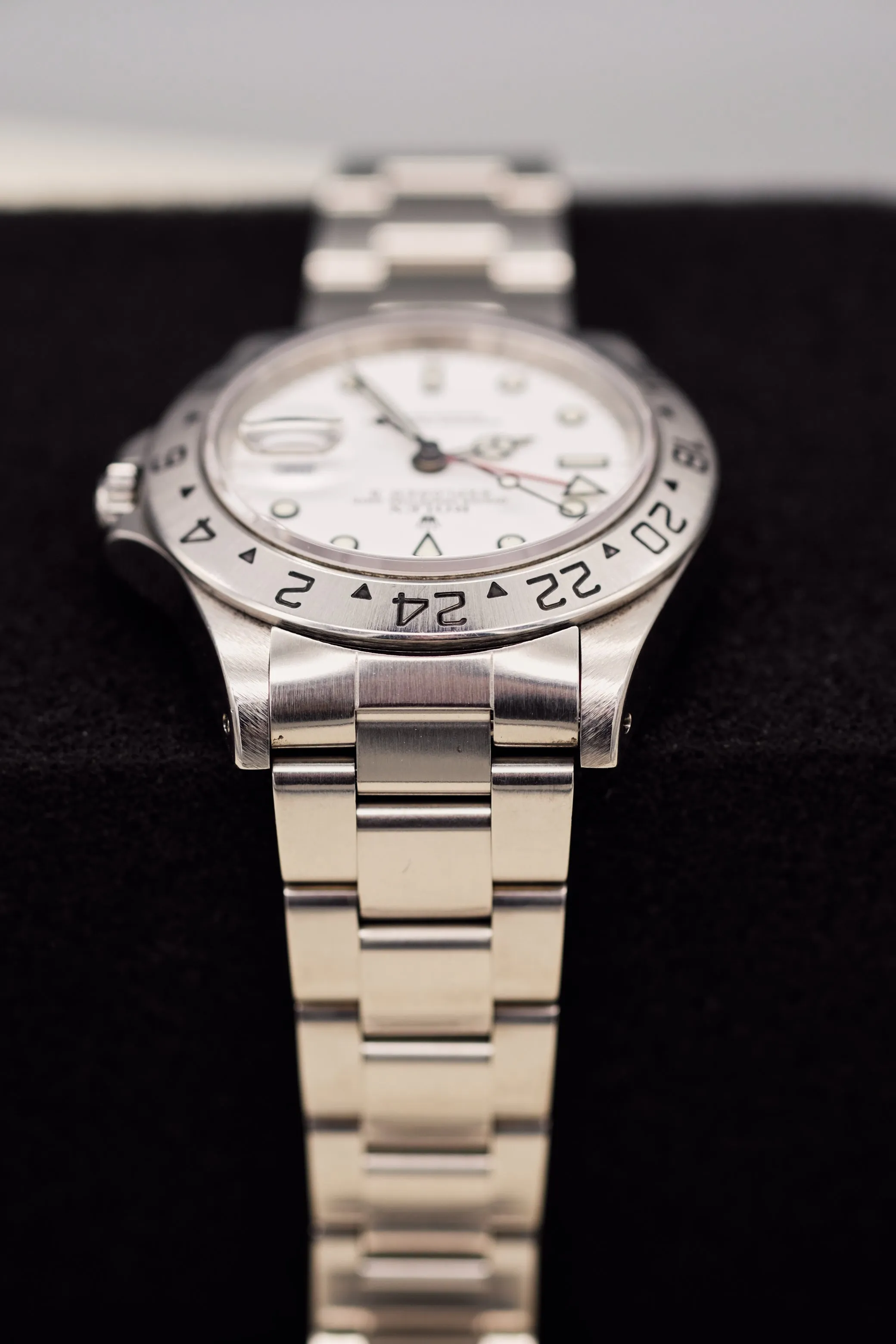 Rolex Explorer ii 16570 'Polar' Swiss Only Dial - 1999