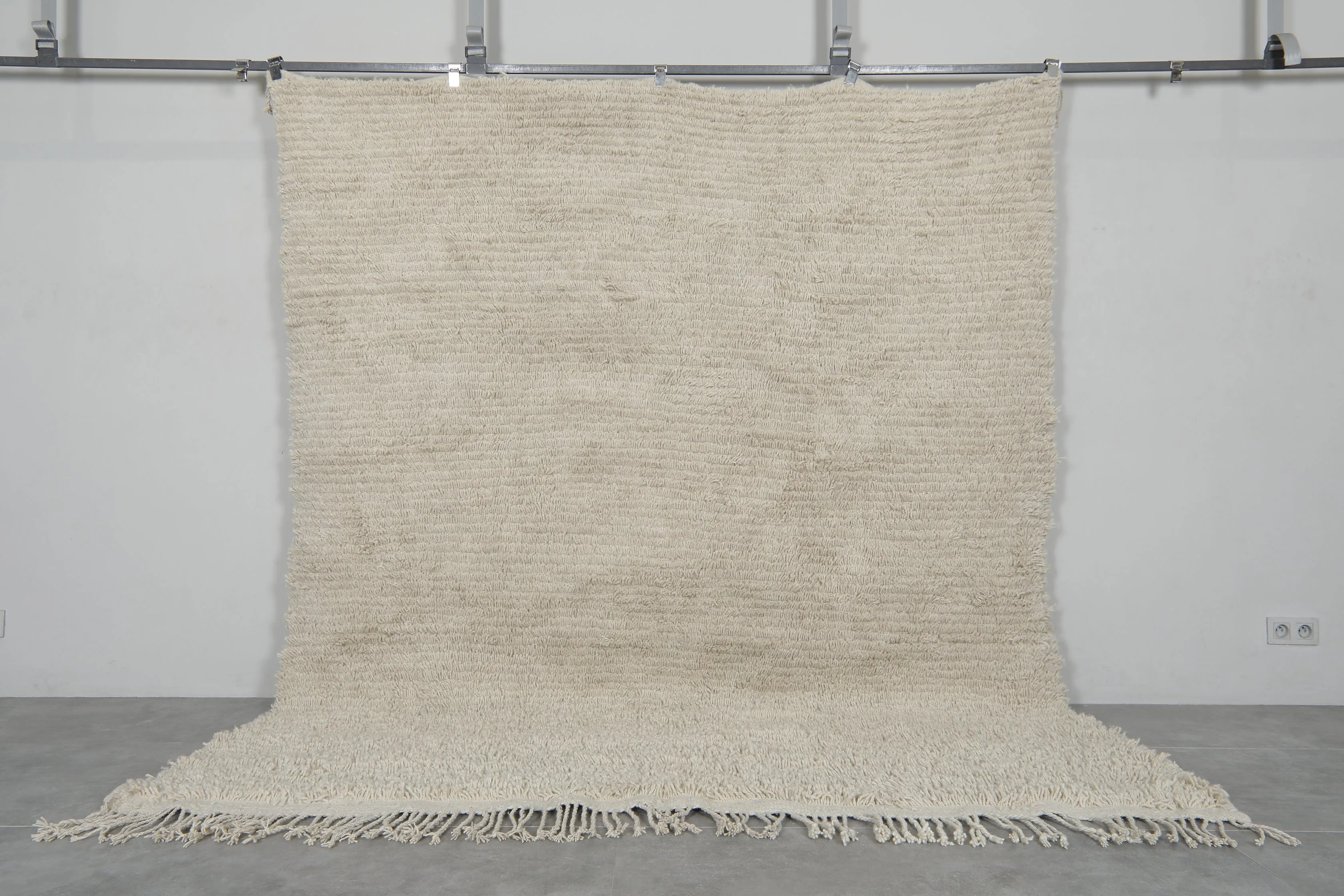 Simple moroccan rug 7.8 FT X 9 FT
