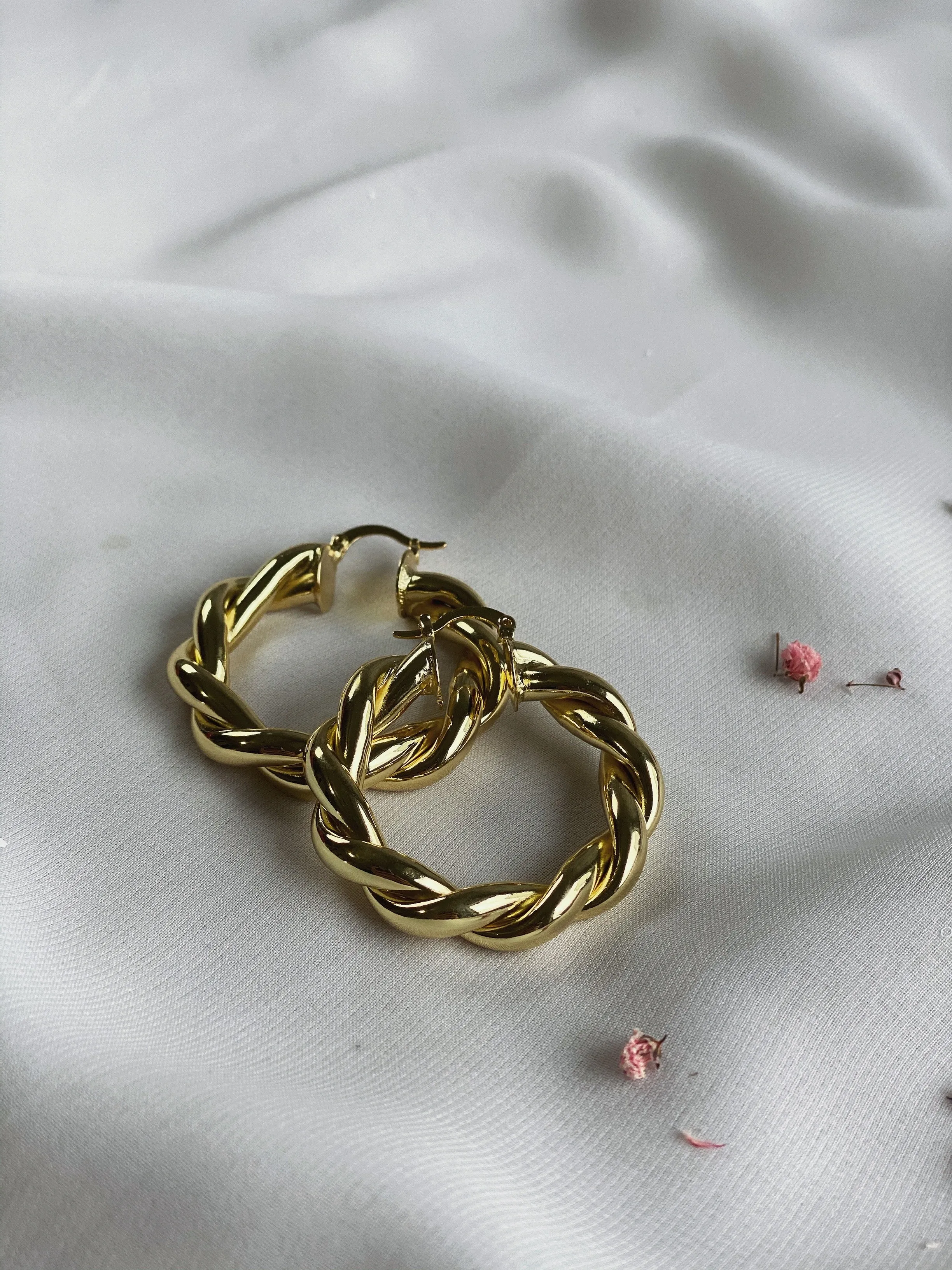 Twisted Statement Hoop