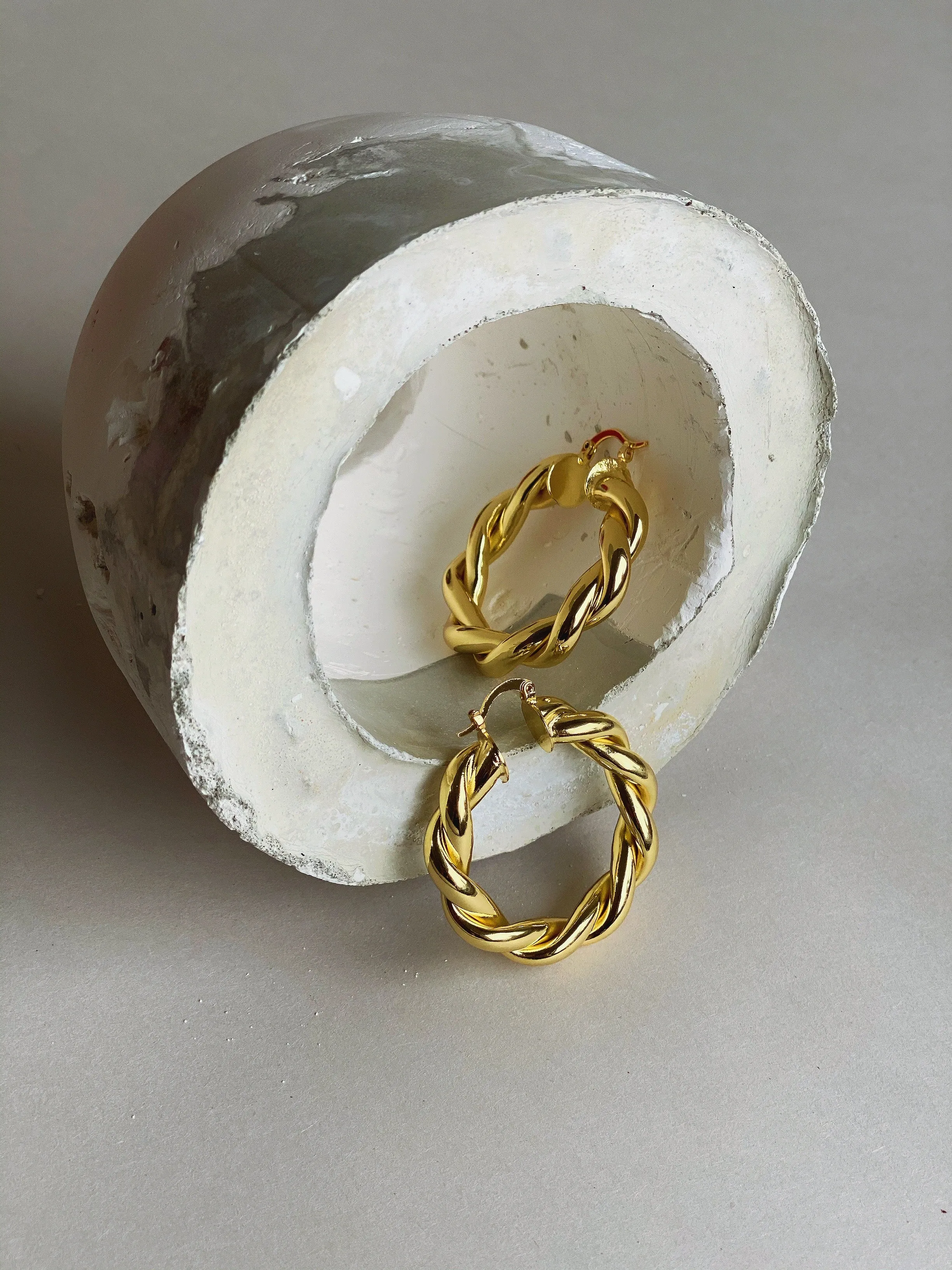 Twisted Statement Hoop